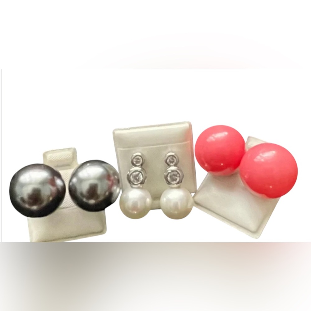 3 PAIRS OF STAINLESS STEEL EARRINGS WOMENS 2-DOUBLE BALL (REVERSIBLE) 1 -STUD